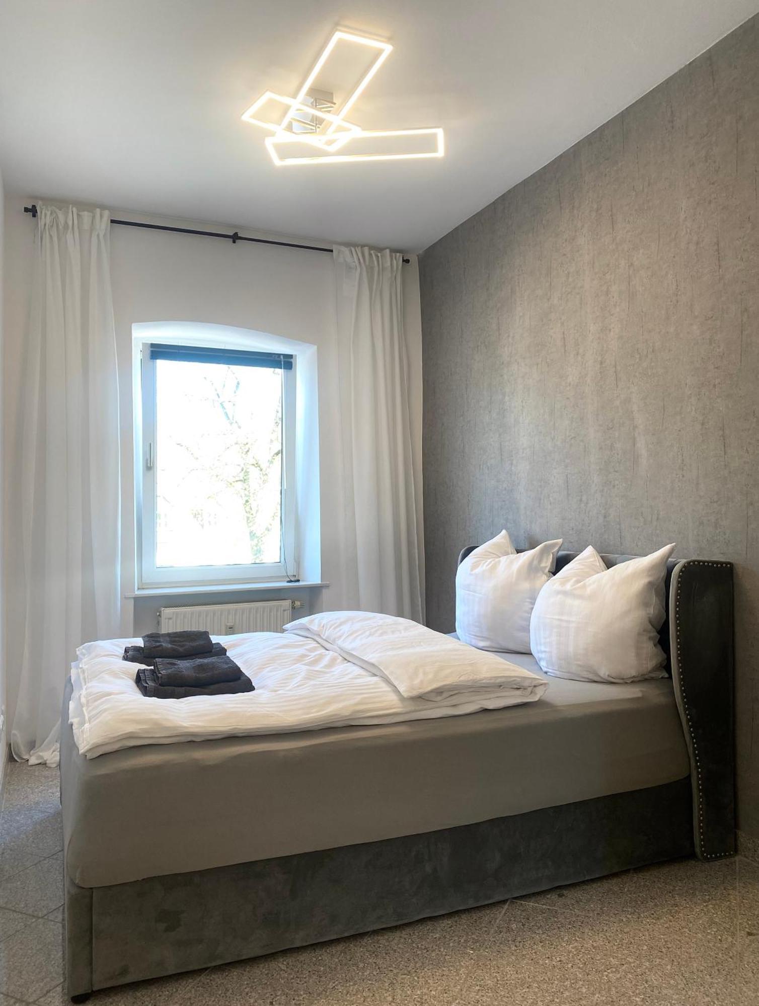 Apartment Neue,zentrale In Mit Kostenfreien Parkplaetzen In Naehe